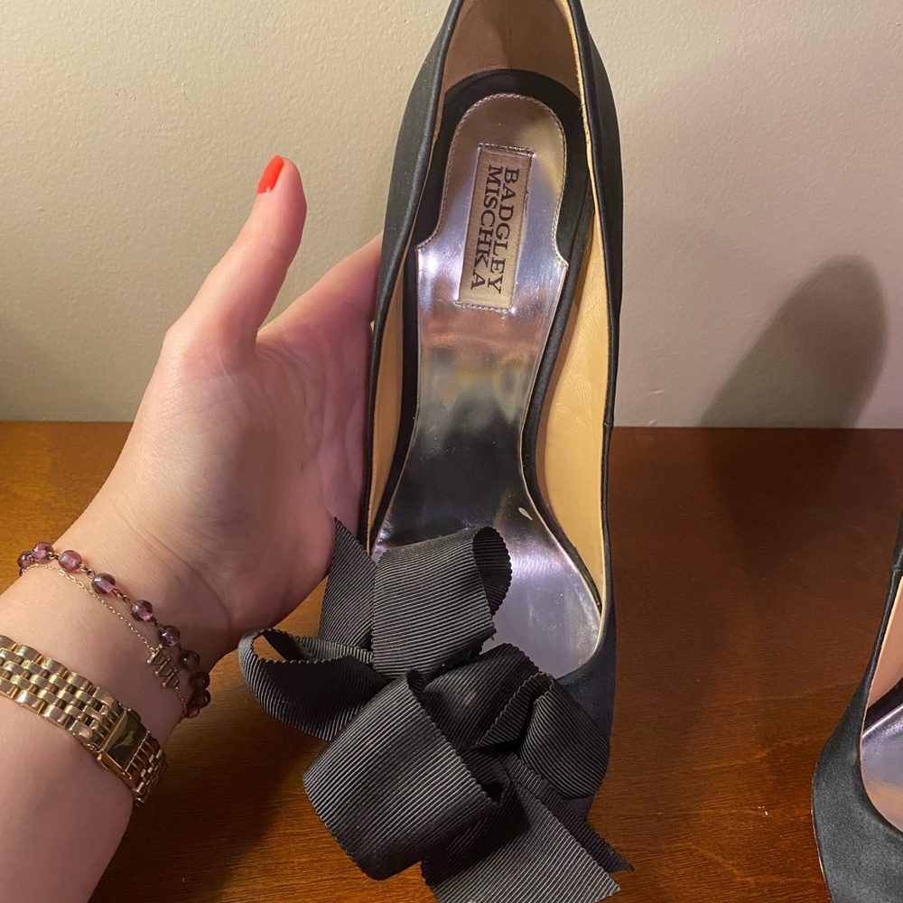 Black Badgley Mischka Heels With Bow Size 10 - Picture 5 of 6